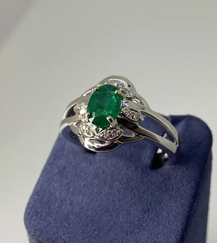 White Gold Oval Shape Natural Emerald and Diamond Ring