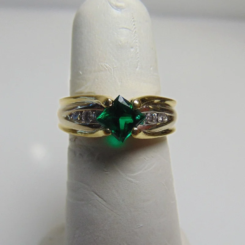 18 Karat Yellow Gold Princess Cut Emerald & Diamond Ring