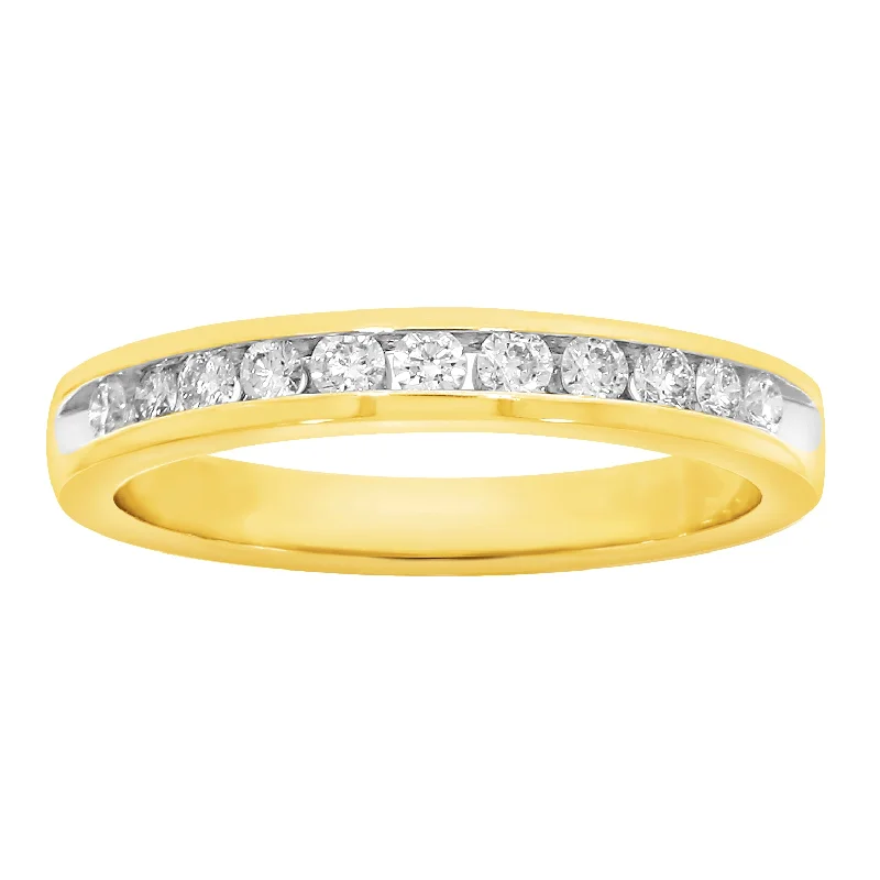 9ct Yellow Gold 0.30 Carat Diamond Ring with 11 Brilliant Diamonds