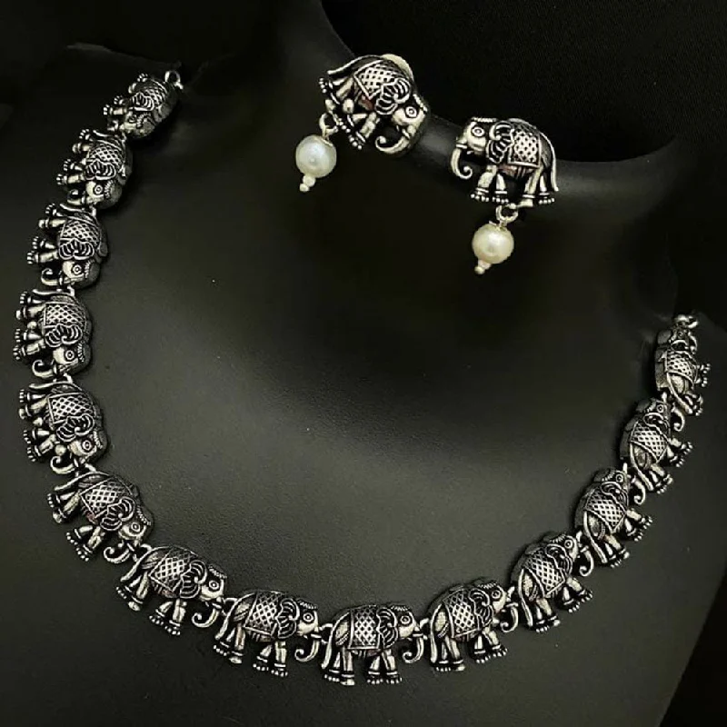 women’s diamond chain necklace-Manisha Jewellery Oxidised Plated Elephant Style Necklace Set