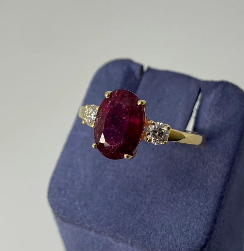 Yellow Gold Oval-Shape Natural Tourmaline and Diamond Ring