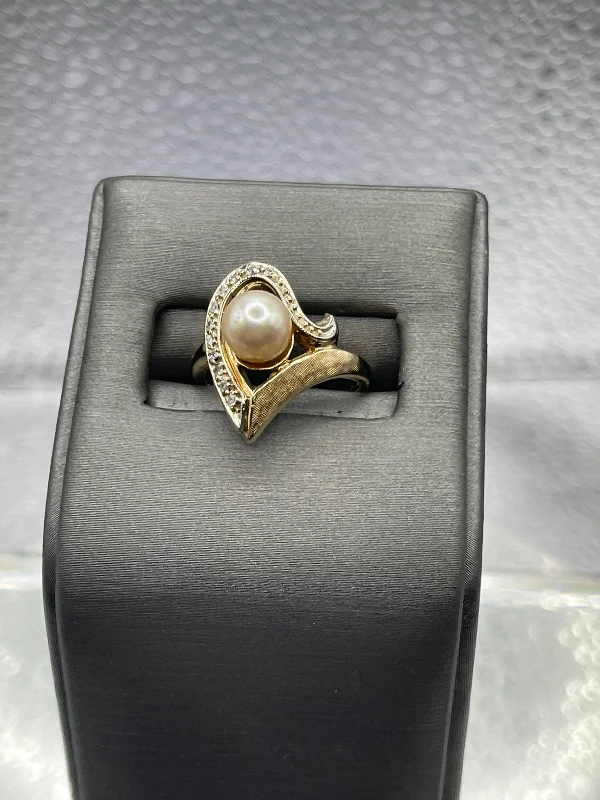 Ladies 14 Karat Solid Yellow Gold Pearl and Diamond Ring