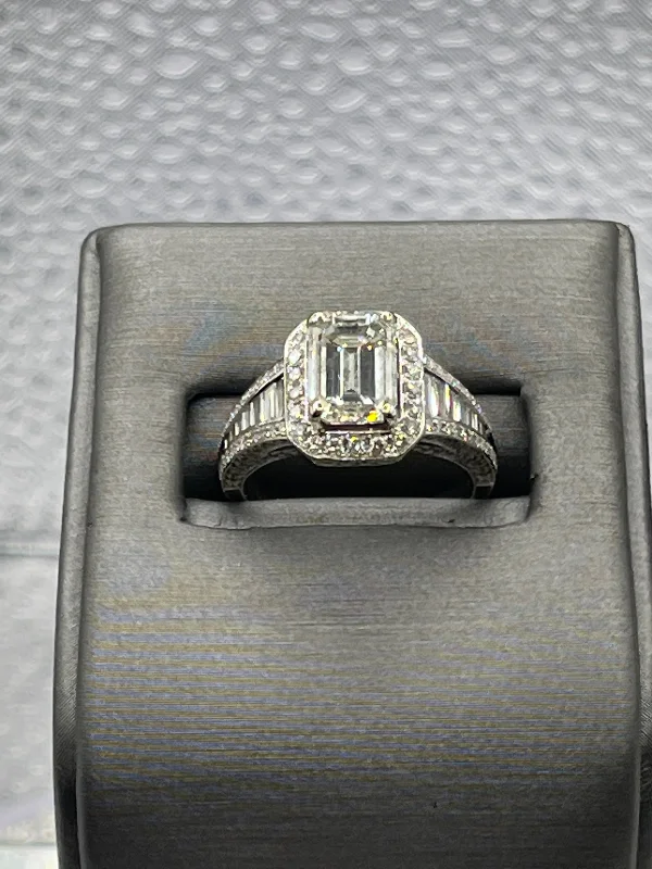 Ladies Magnificent 18 Karat White Gold Emerald Cut Diamond Ring