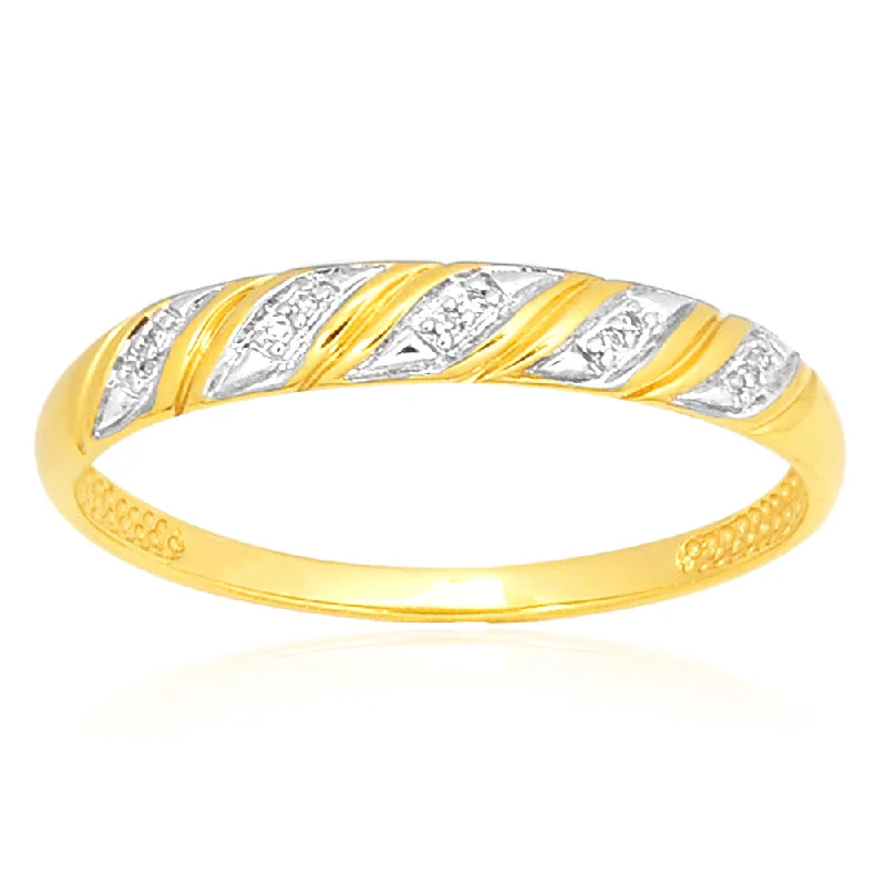 9ct Yellow Gold Diamond Ring with 10 Brilliant Diamonds