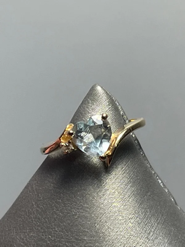 14 Karat Yellow Gold Aquamarine & Diamond Ring Petite