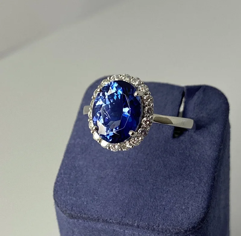 White Gold Oval-Shape Natural Tanzanite and Diamond Ring