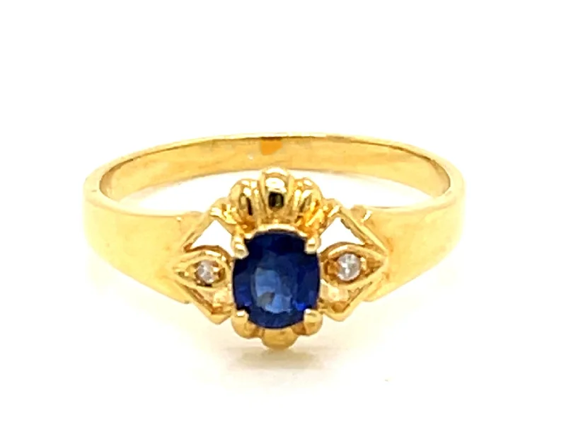 Blue Sapphire and Diamond Ring in 18k Yellow Gold