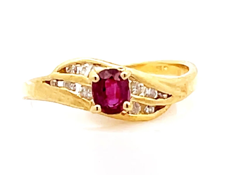 Vintage Ruby Diamond Ring in 14k Gold