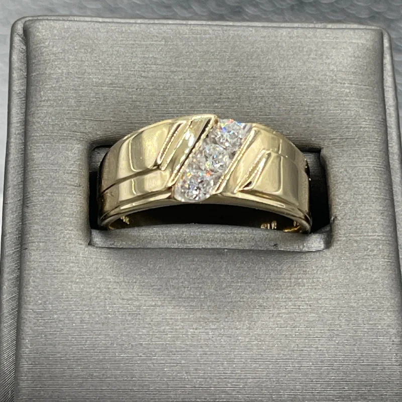 A Handsome Mens 14 Karat Gold Three Diamond Ring