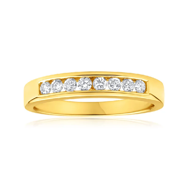 18ct Yellow Gold 1/5 Carat Diamond Ring With 8 Diamonds