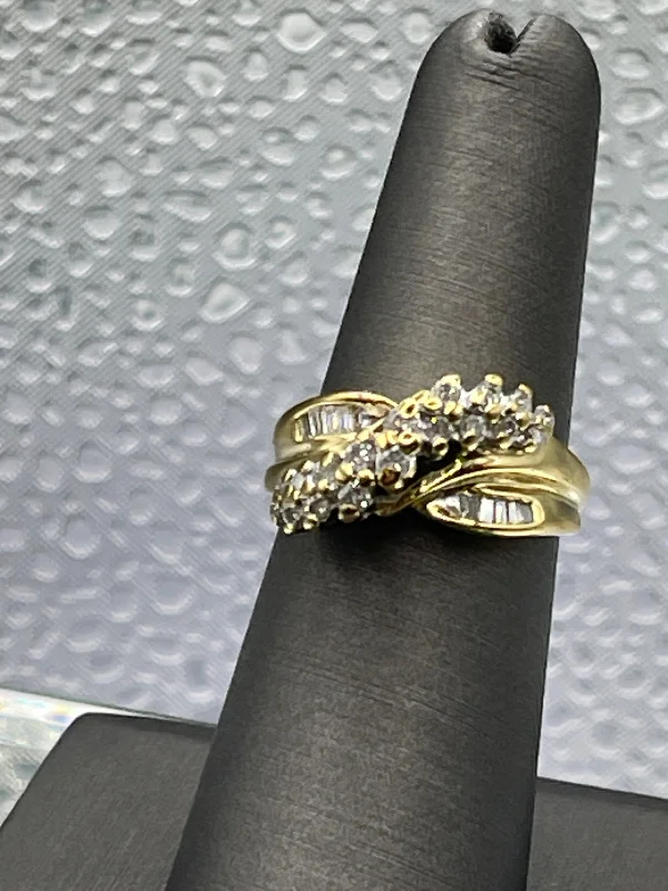 Ladies 10 Karat Yellow Gold Diamond Ring