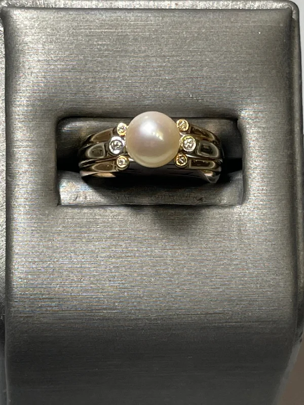 14 Karat Yellow And White Gold - Pearl And Diamond Ring