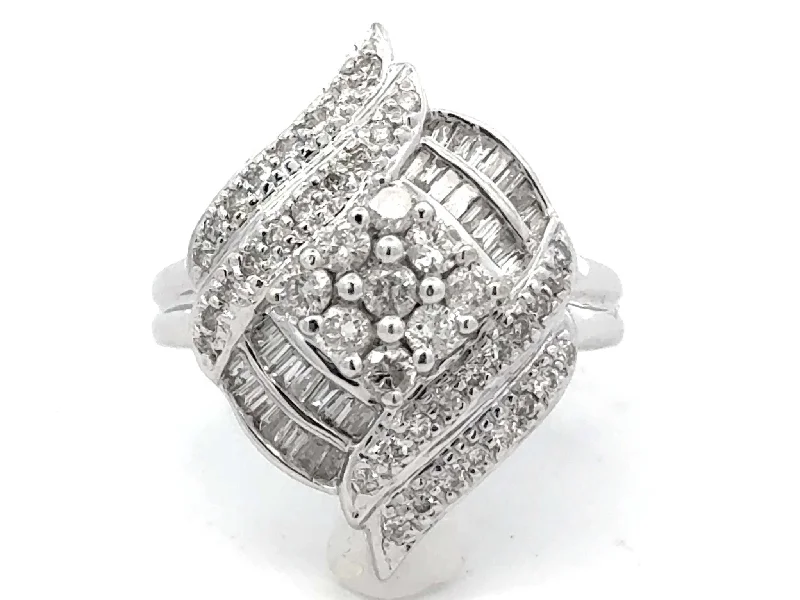 Brilliant and Baguette Diamond Ring 18k White Gold