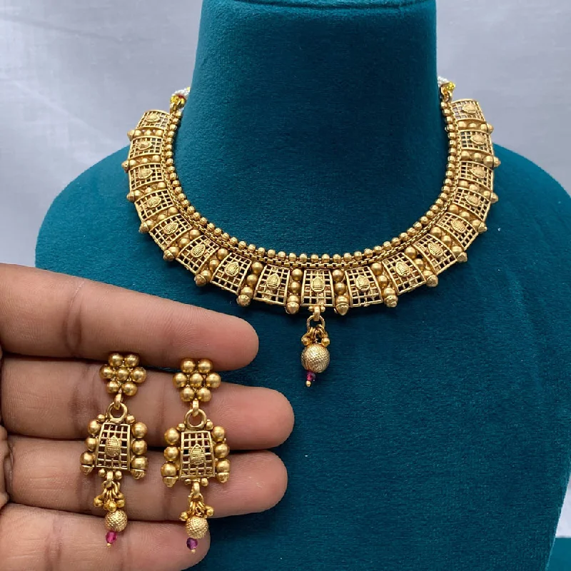 women’s custom necklace-Royal Kundan Jewellery Gold Plated Necklace Set