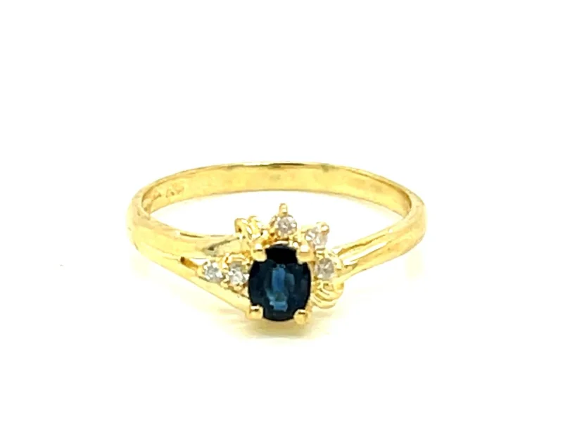 Sapphire and Diamond Ring in 14k Yellow Gold